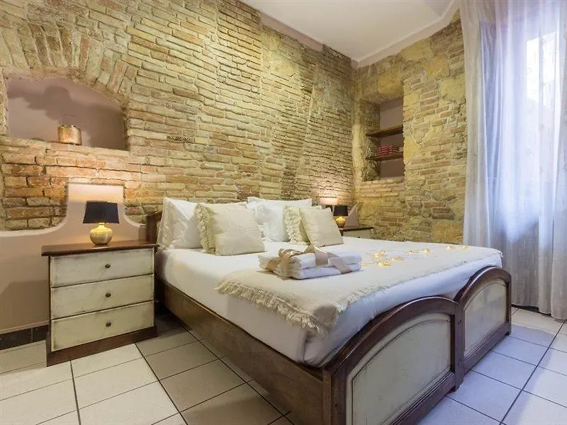 Arcobaleno Rooms Cagliari 2*,