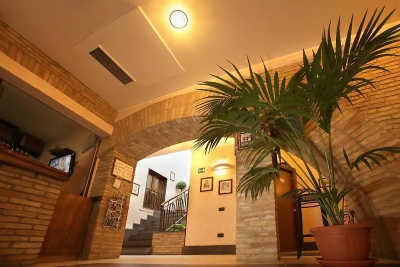 Arcobaleno Rooms Cagliari 2*,  Italy